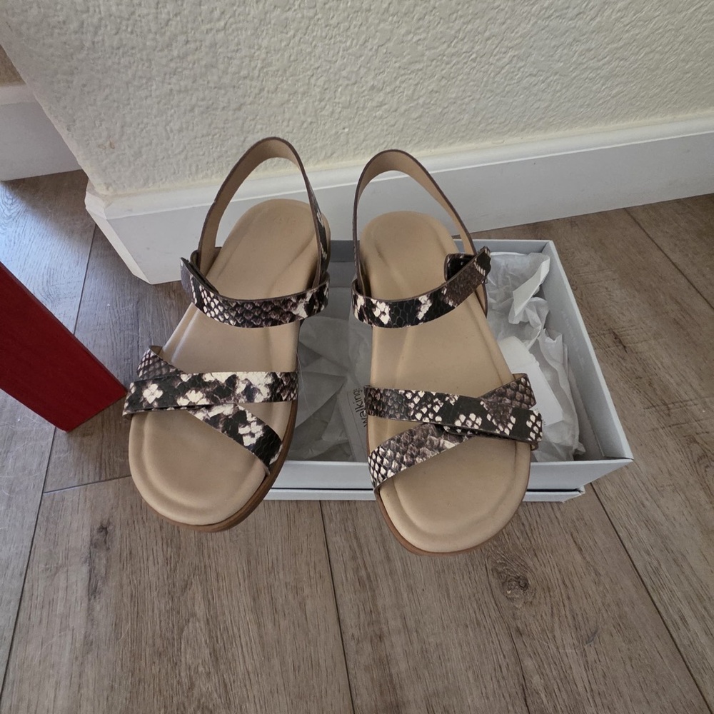 ABEO Women's Snakeskin Pattern Sandals